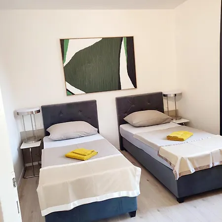 Appartamento Center - With A Beautiful Terrace Pola