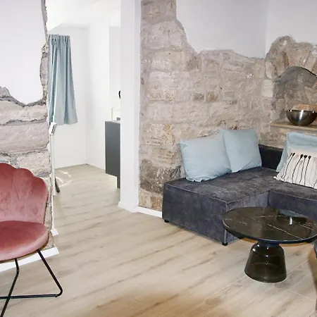 Center - With A Beautiful Terrace *