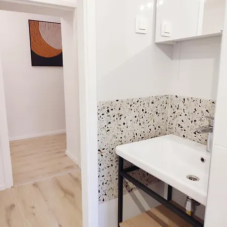 Apartament Center - With A Beautiful Terrace Pula