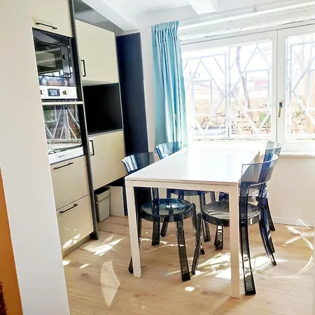 Center - With A Beautiful Terrace * Pula