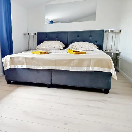 Apartament Center - With A Beautiful Terrace Pula