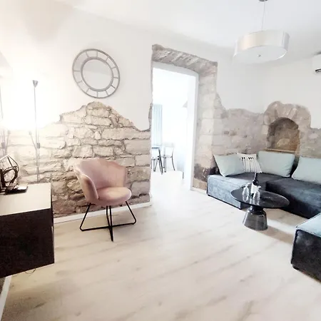 Lägenhet Center - With A Beautiful Terrace *