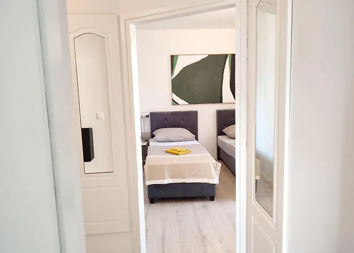 Lägenhet Center - With A Beautiful Terrace