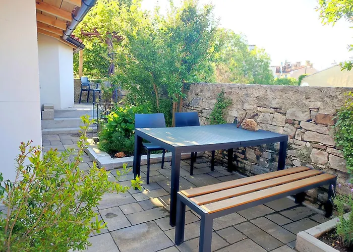 Center - With A Beautiful Terrace Lägenhet